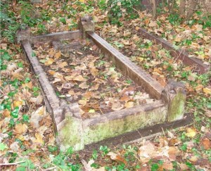 Leavis grave