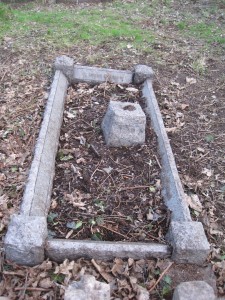 Maw grave