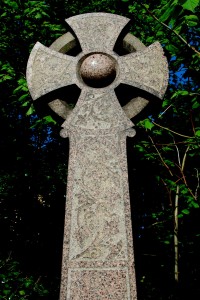 Sennitt family grave detail
